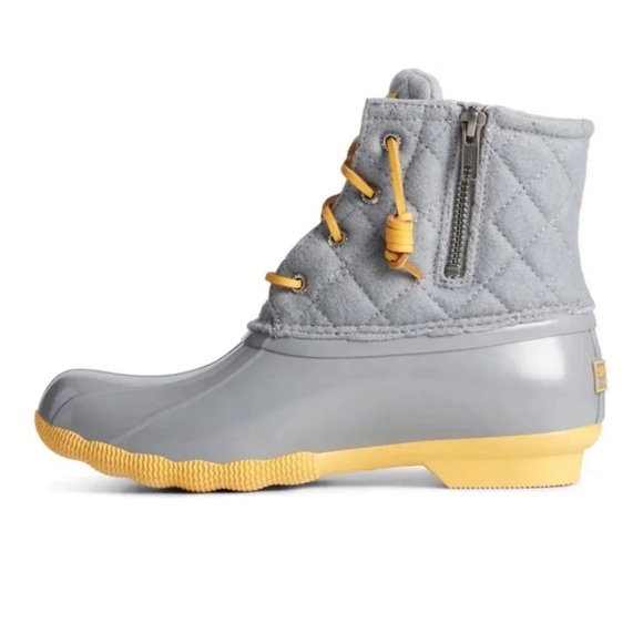 (NWT) Sperry Women’s Saltwater Quilted Waterproof Boot, Size: 8.5 - Picture 3 of 11